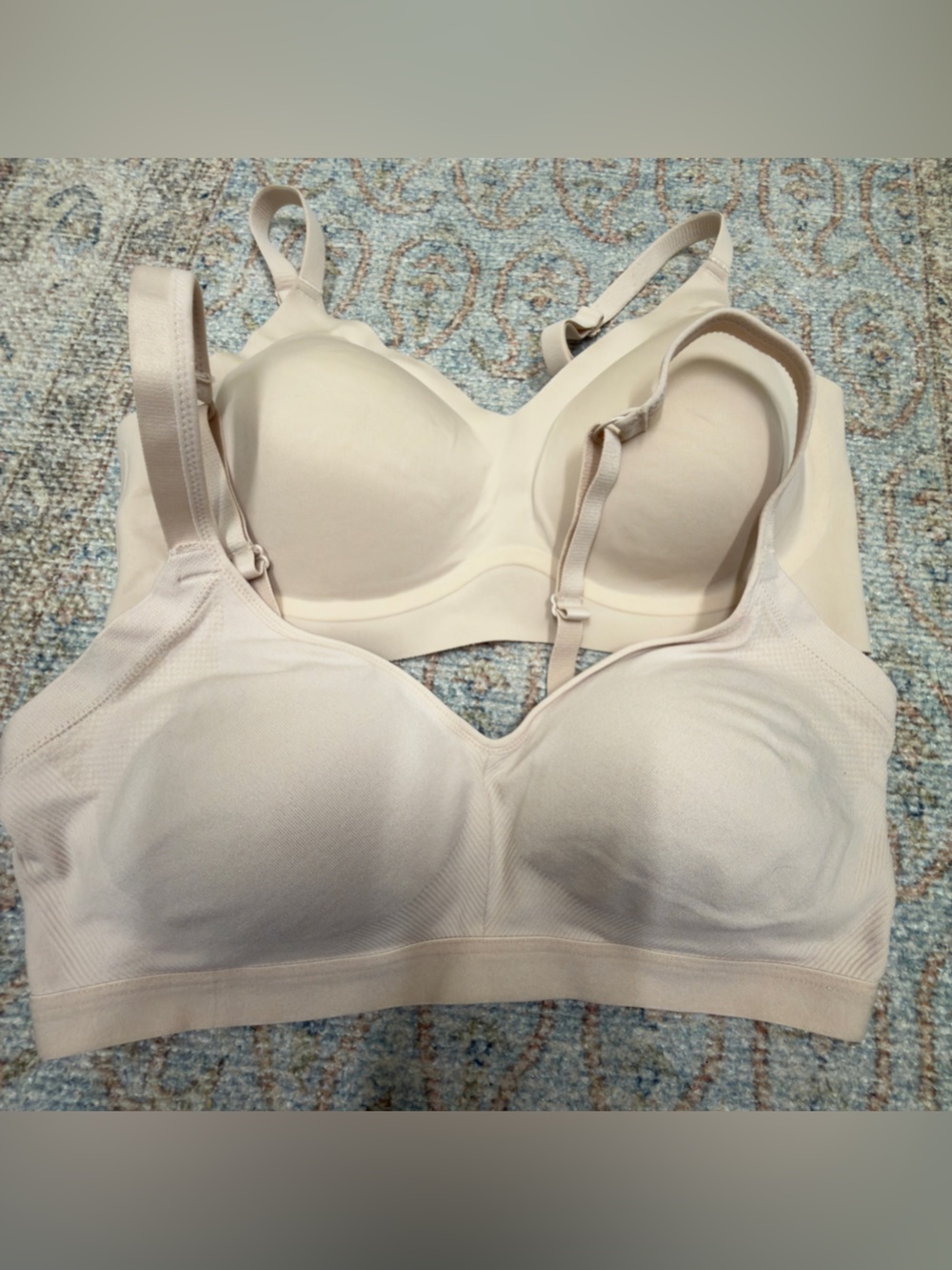 Bundle of 2 Wireless Bras size Medium Warner's Light Nude Seamless T-Shirt Bra